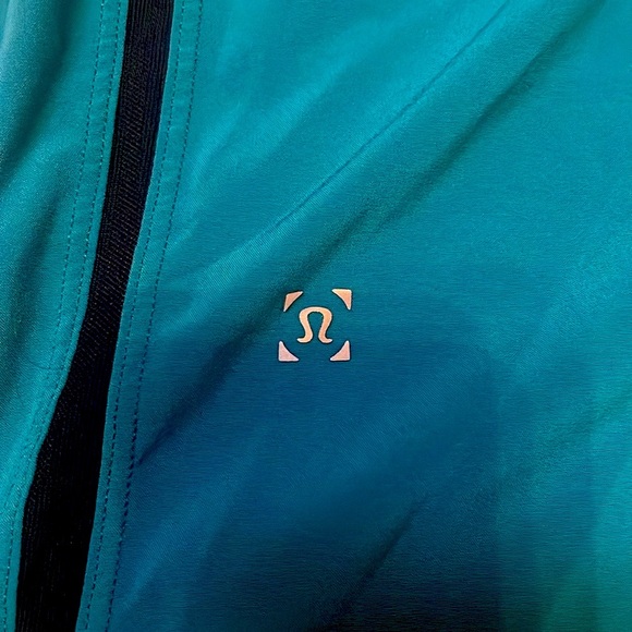 Lululemon men’s athletic shorts - Picture 3 of 6